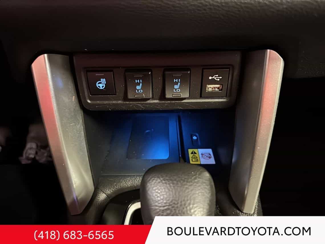 2022 Toyota Corolla Cross Xle - Image 27