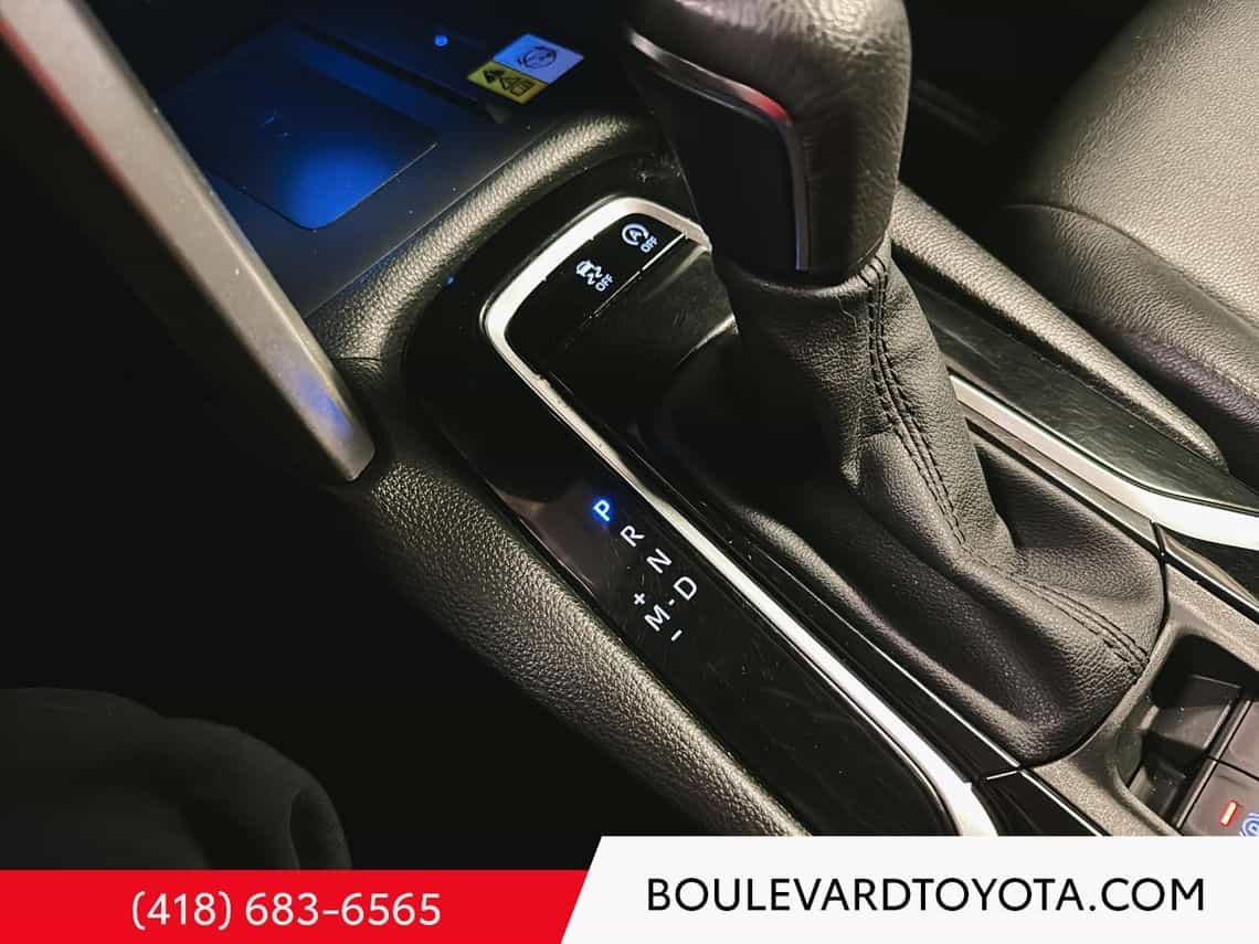 2022 Toyota Corolla Cross Xle - Image 30