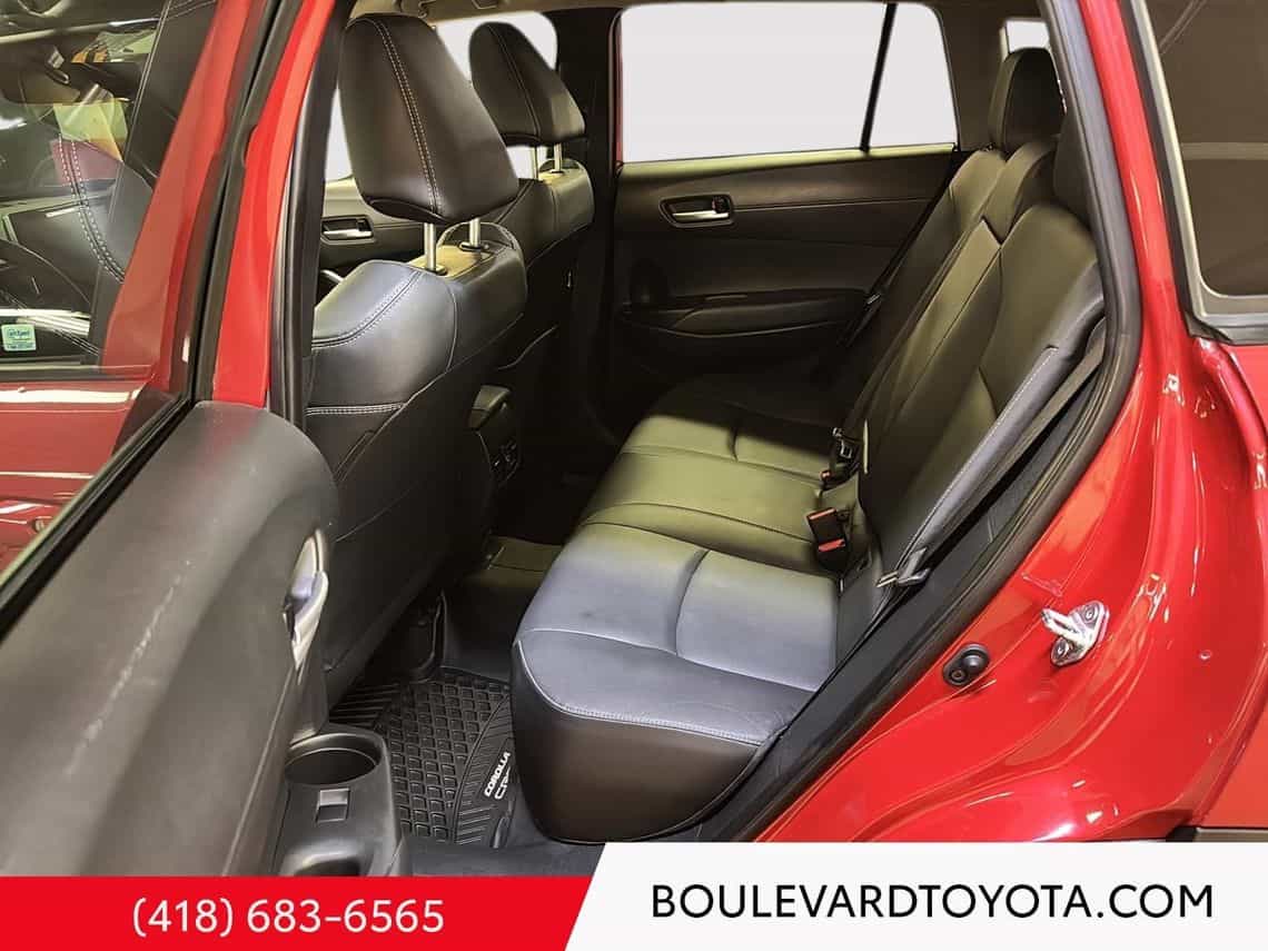 2022 Toyota Corolla Cross Xle - Image 33