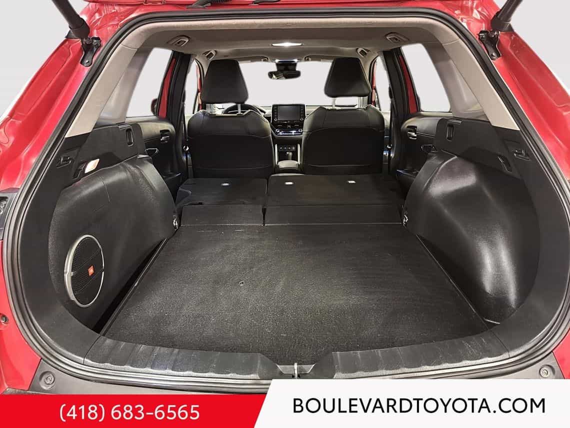 2022 Toyota Corolla Cross Xle - Image 37