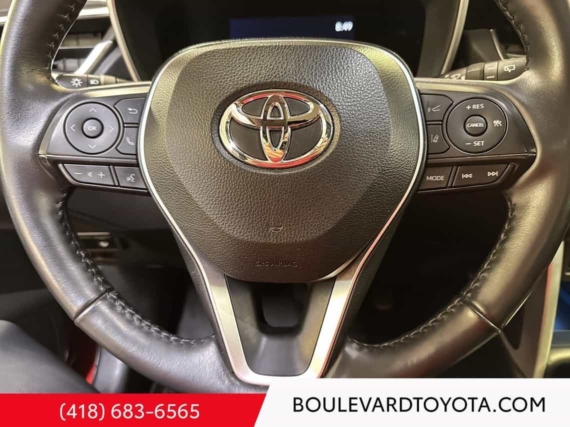 2022 Toyota Corolla Cross Xle - Image 38