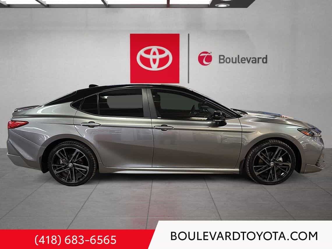 2025 Toyota Camry Xse Hybride - Image 3