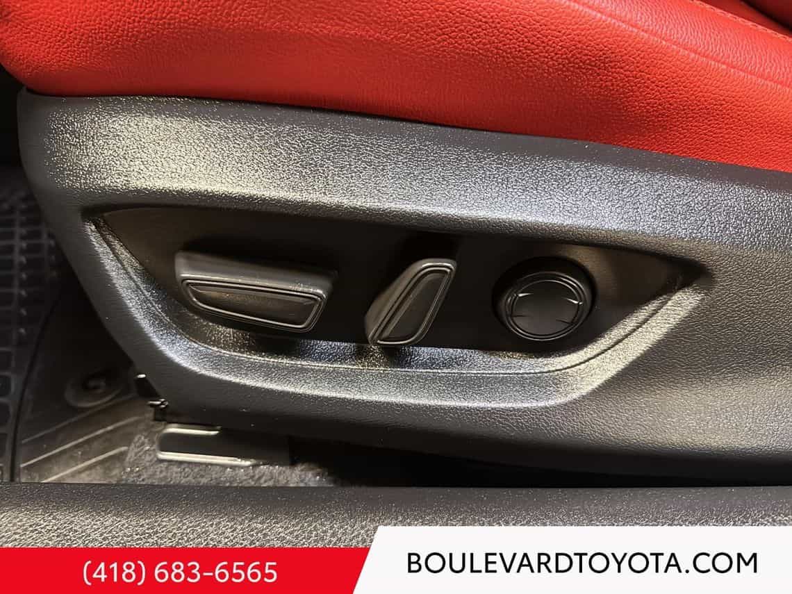 2025 Toyota Camry Xse Hybride - Image 23