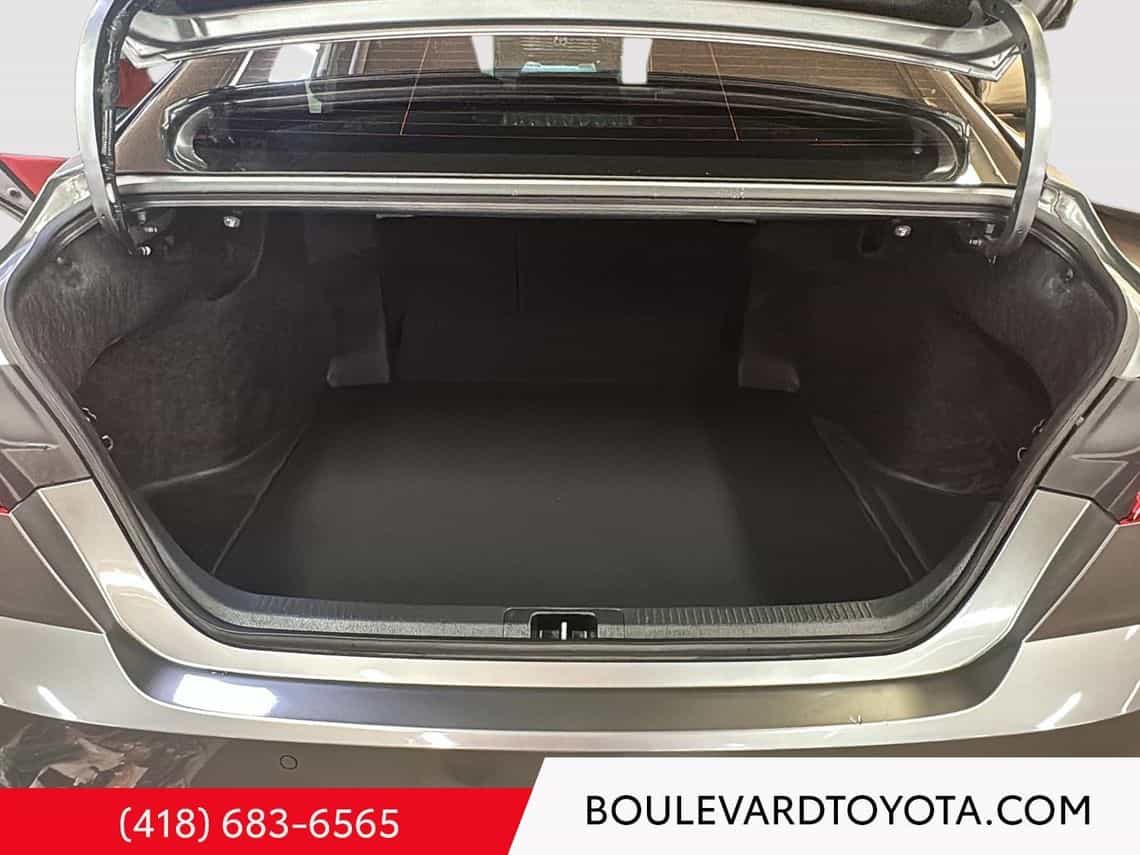 2025 Toyota Camry Xse Hybride - Image 28