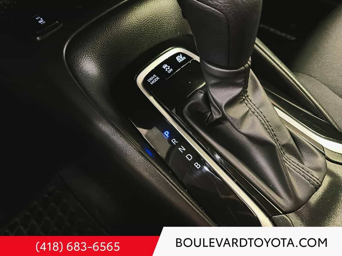 2025 Toyota Corolla LE Hybride - Image 15