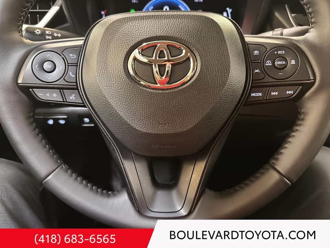 2025 Toyota Corolla LE Hybride - Image 23