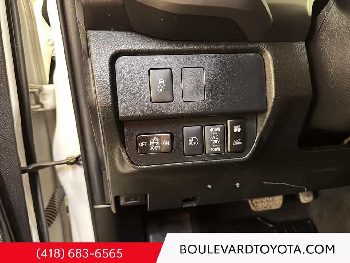 2023 Toyota Tacoma TRD Offroad - Image 14