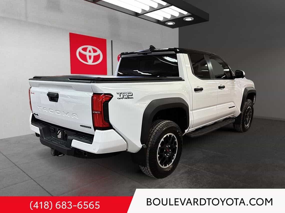 2024 Toyota Tacoma TRD Offroad Hybrid - Image 11