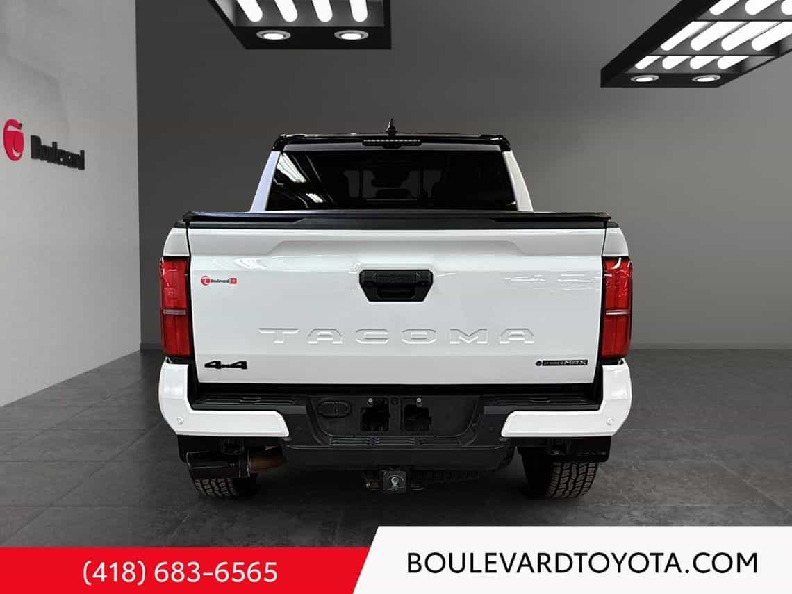 2024 Toyota Tacoma TRD Offroad Hybrid - Image 13