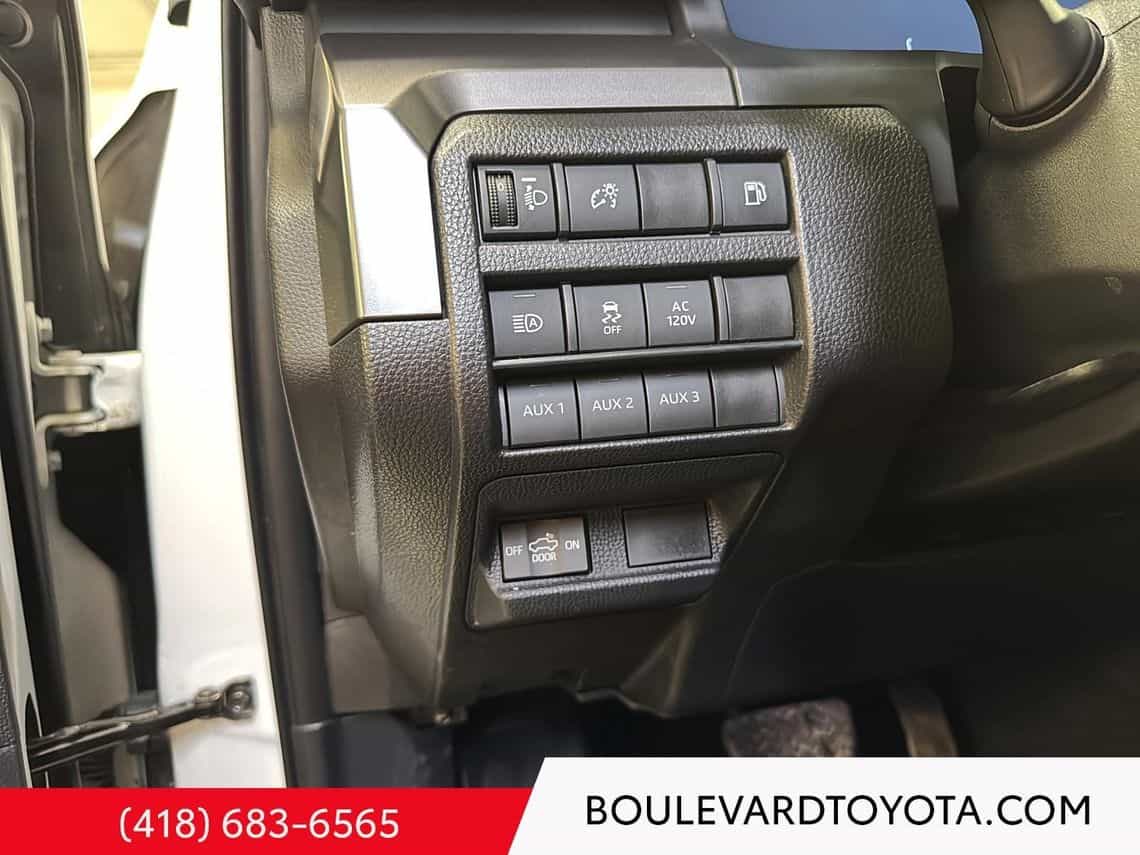 2024 Toyota Tacoma TRD Offroad Hybrid - Image 25