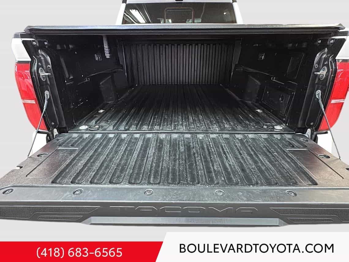 2024 Toyota Tacoma TRD Offroad Hybrid - Image 35