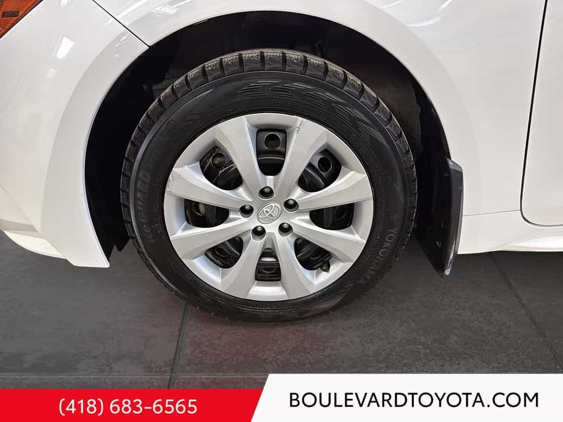 2022 Toyota Corolla Le - Image 23