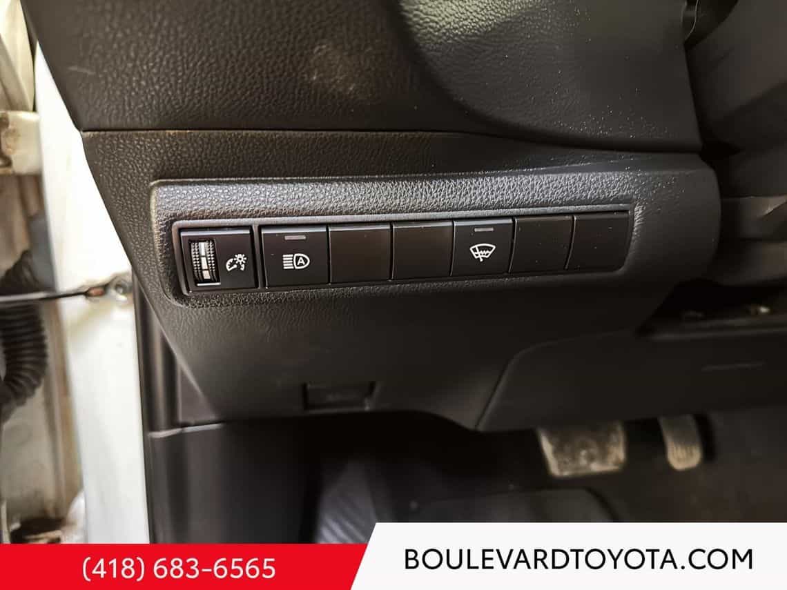 2022 Toyota Corolla Le - Image 31