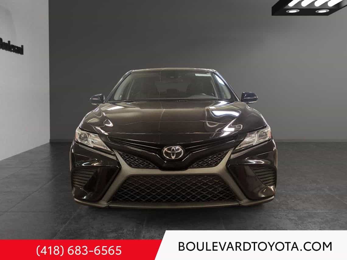 2019 Toyota Camry Se - Image 2