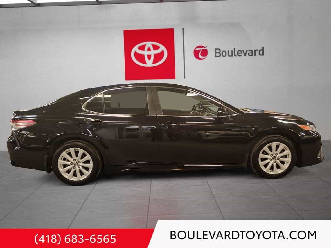 2019 Toyota Camry Se - Image 3