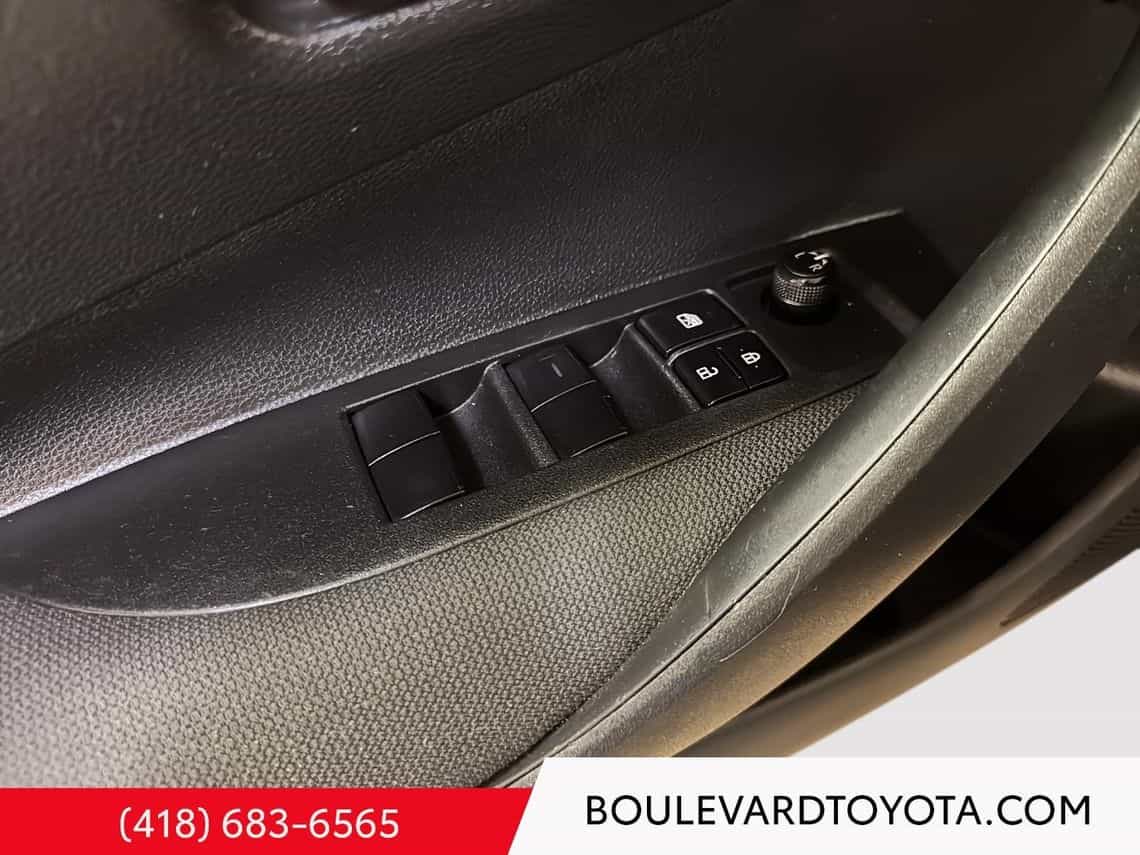 2022 Toyota Corolla L - Image 19