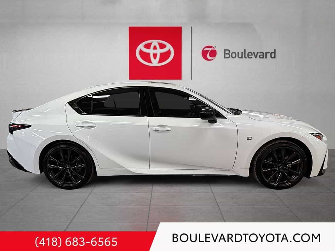 2024 Lexus IS 350 F-Sport - Image 3