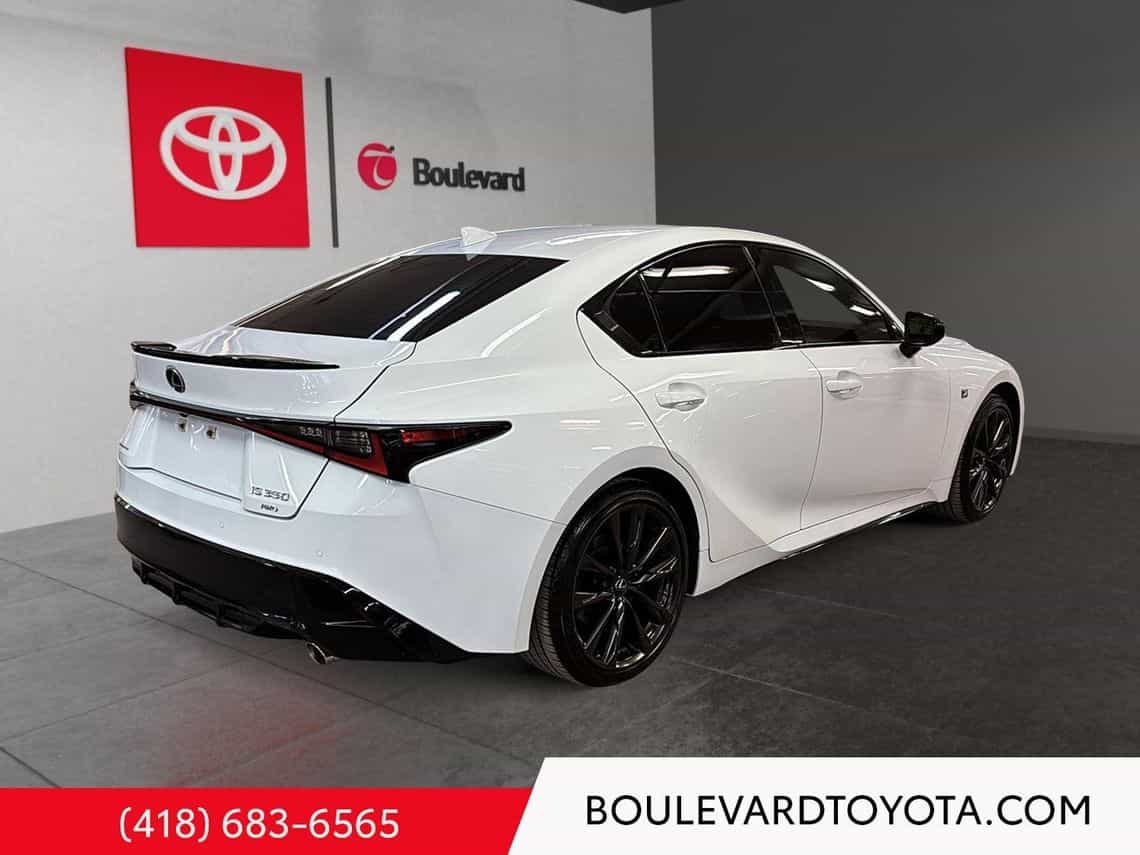 2024 Lexus IS 350 F-Sport - Image 4