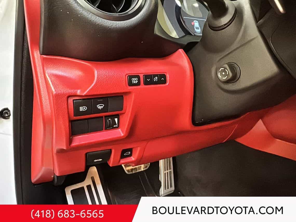 2024 Lexus IS 350 F-Sport - Image 30