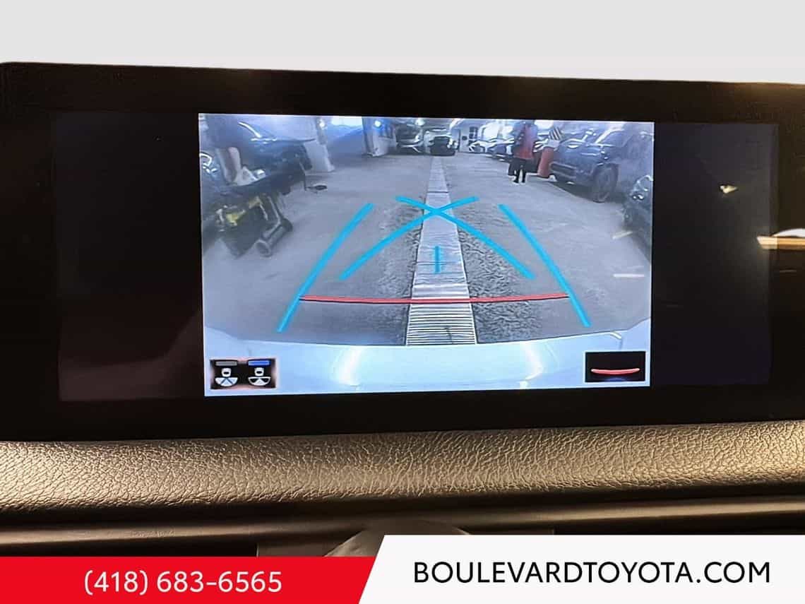 2024 Lexus IS 350 F-Sport - Image 39