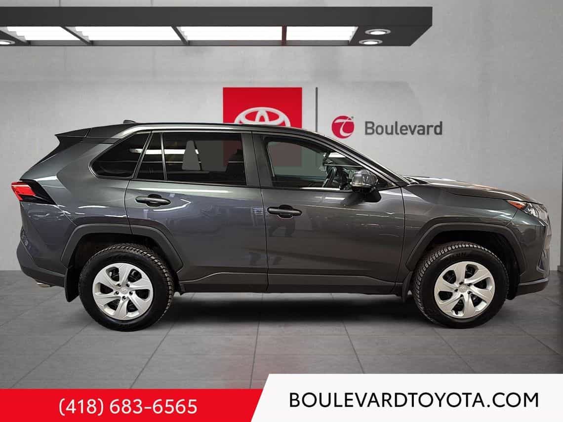 2024 Toyota Rav4 Le - Image 3