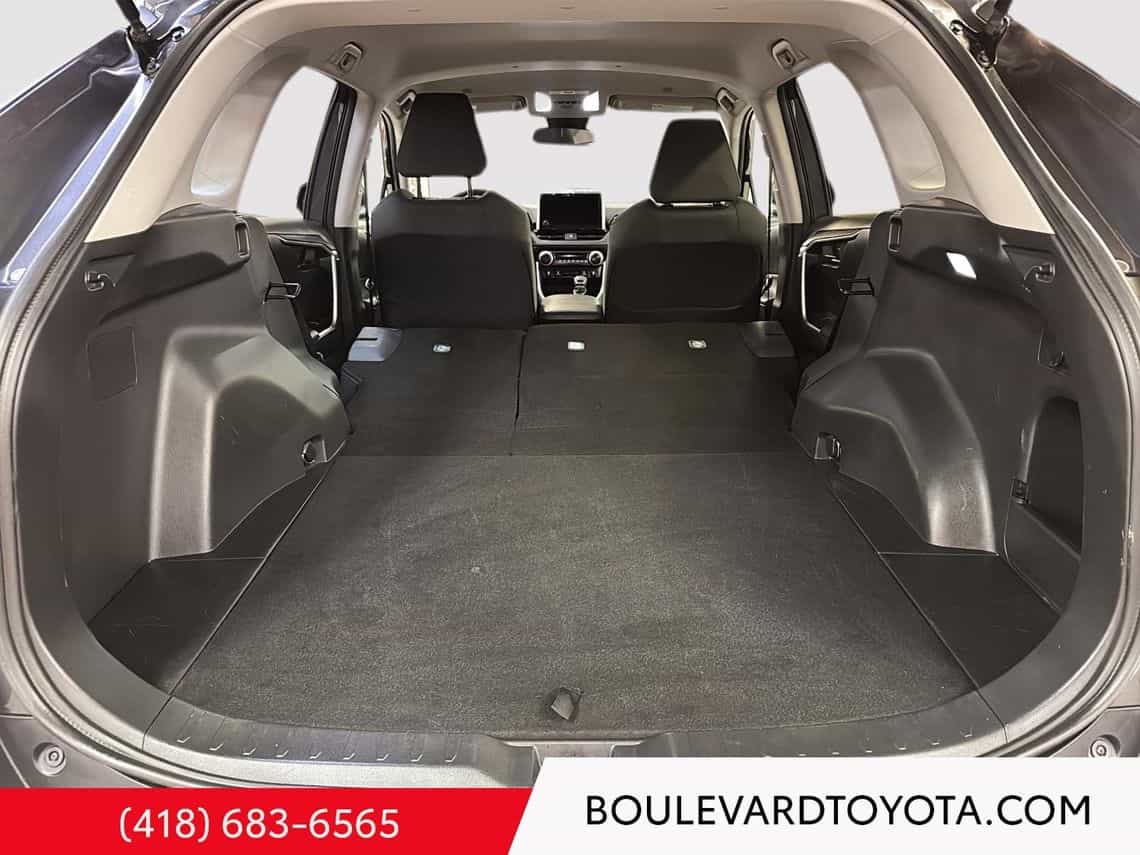2024 Toyota Rav4 Le - Image 32