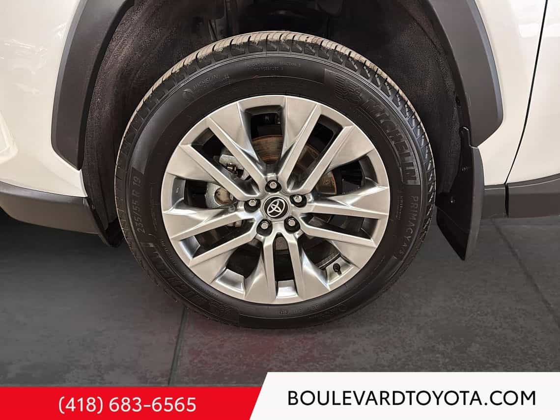 Image 8 Toyota Rav4 Limited 2025