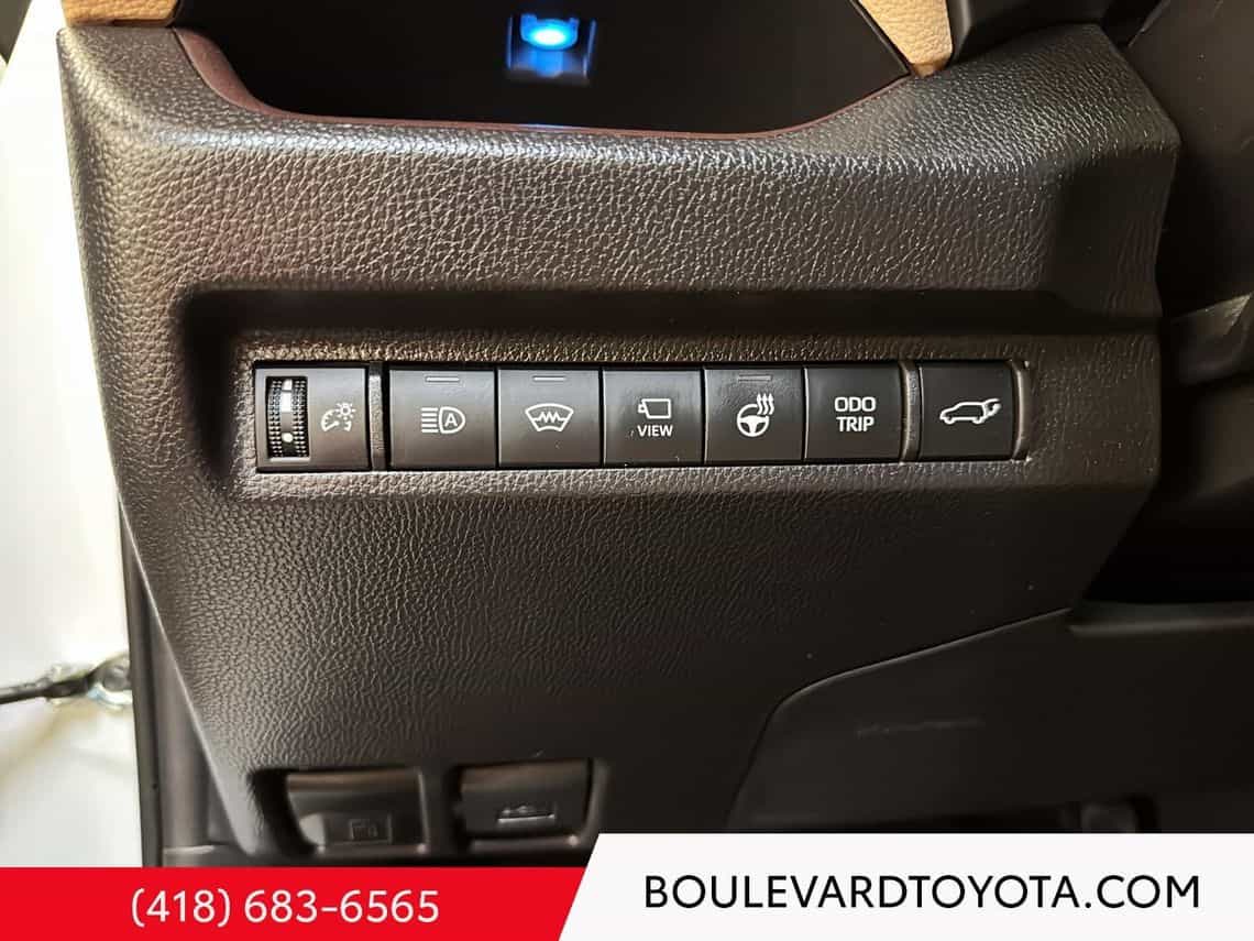 Image 33 Toyota Rav4 Limited 2025