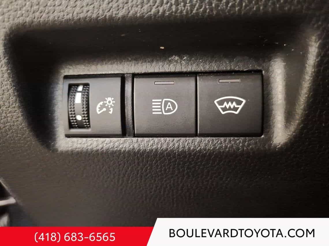 Image 15 Toyota Rav4 Le 2025