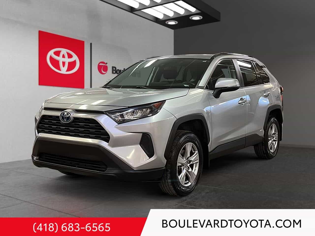 2023 Toyota Rav4 LE Hybride - Image 1