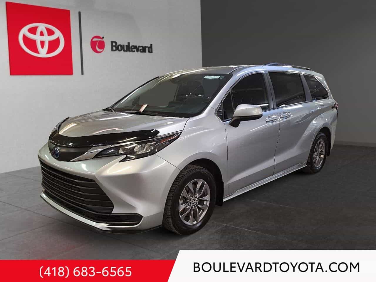 2025 Toyota Sienna Le, 8 Places, Awd - Image 1