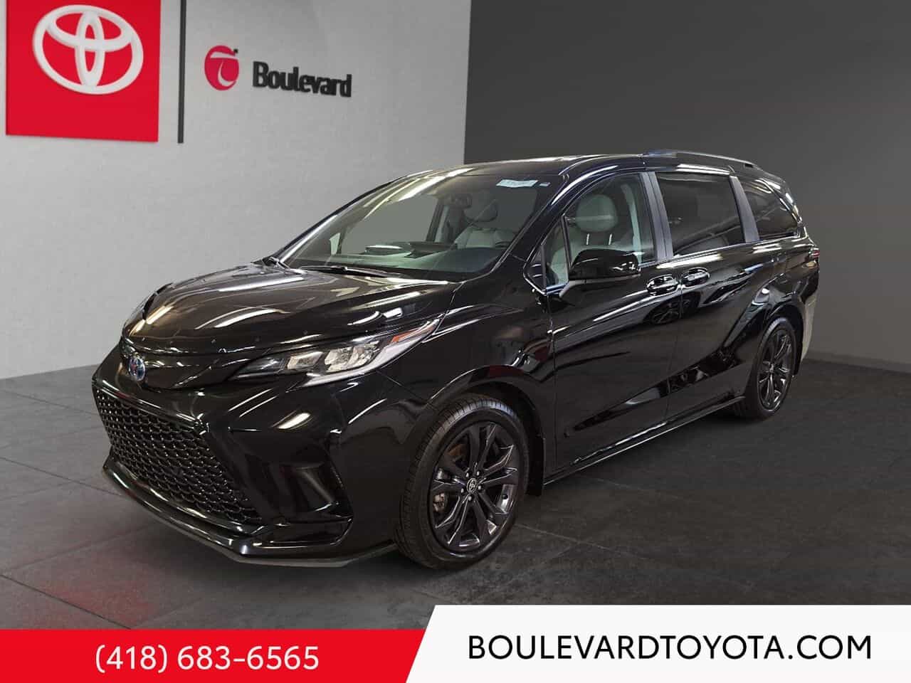 2025 Toyota Sienna XSE, 7 places - Image 1