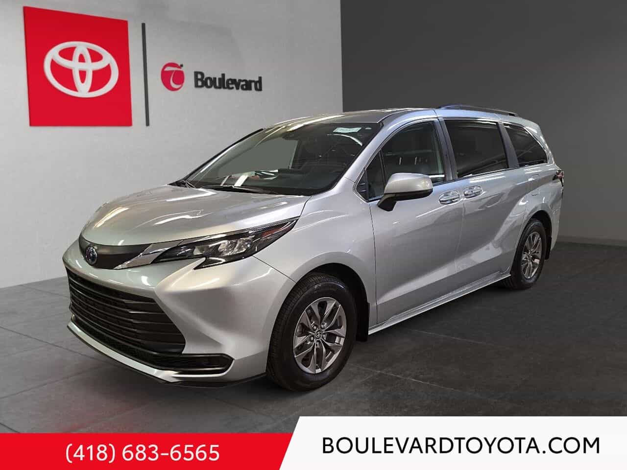 2025 Toyota Sienna Le, Awd, 8 Places - Image 1