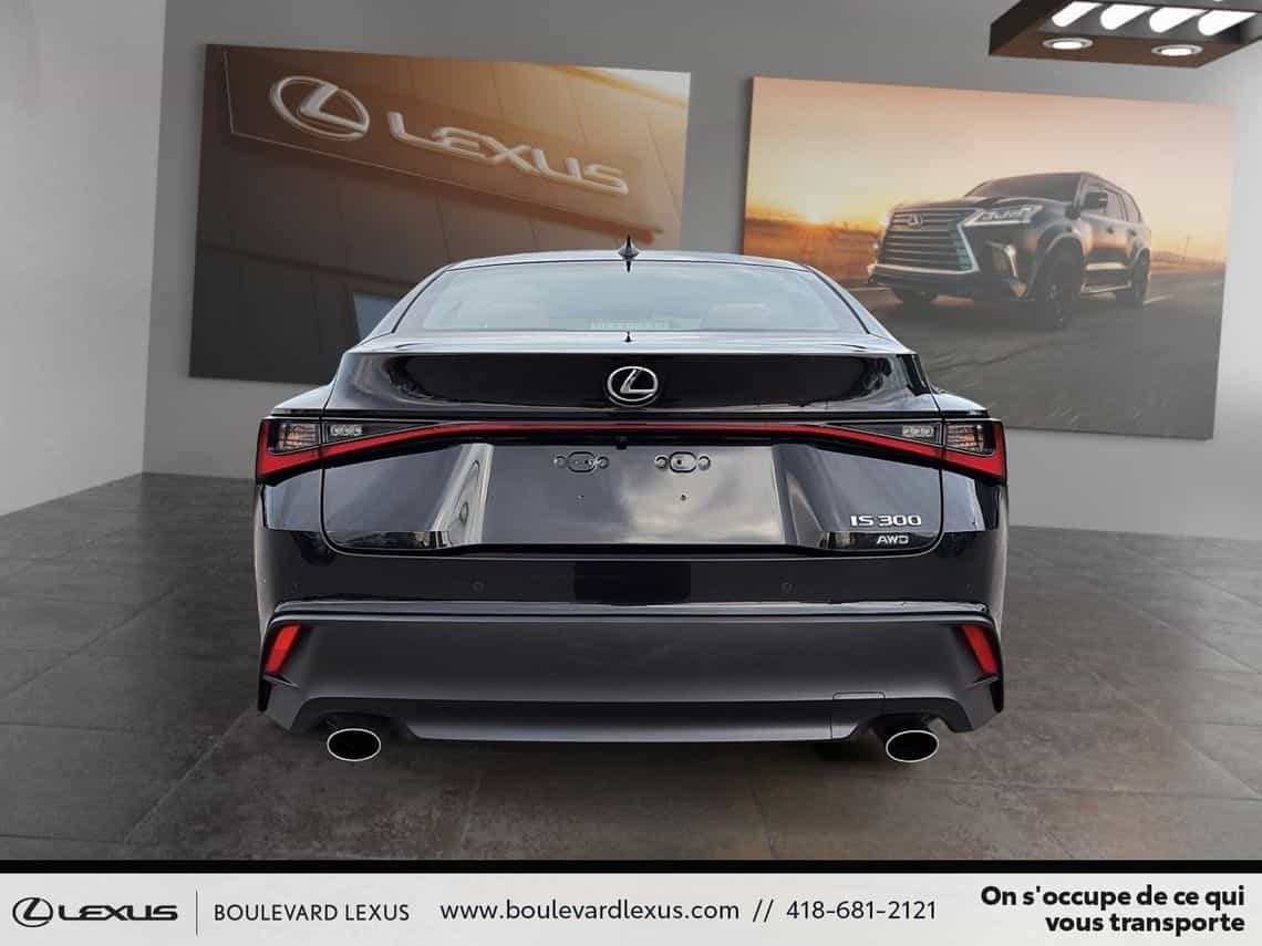2022 Lexus IS 300 Ultra Luxe - Image 5