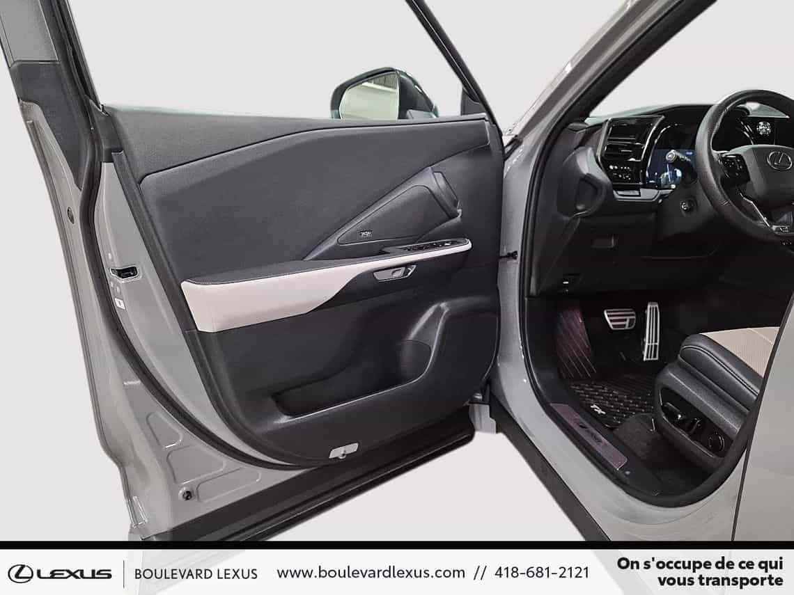 2025 Lexus Tx 500h F Sport Performance 3 - Image 9