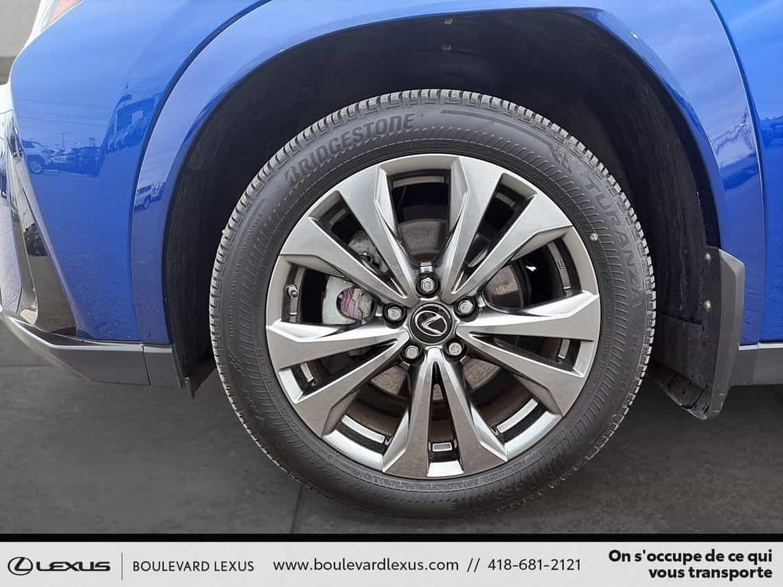 2024 Lexus UX 250h F Sport Design - Image 8