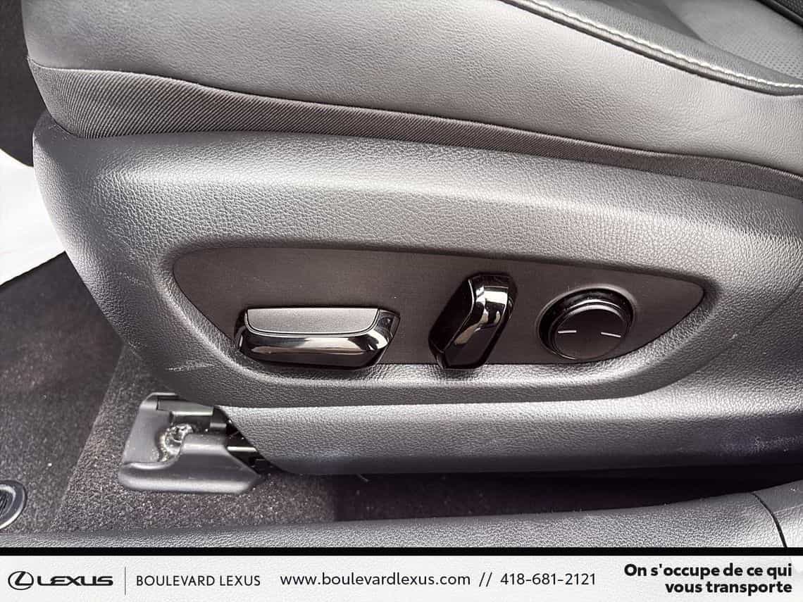 2024 Lexus UX 250h F Sport Design - Image 11