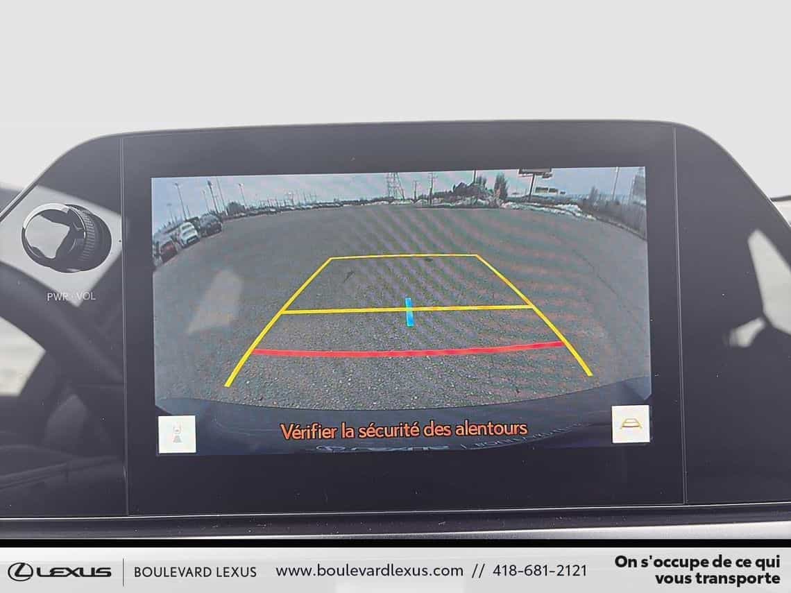 2024 Lexus UX 250h F Sport Design - Image 19