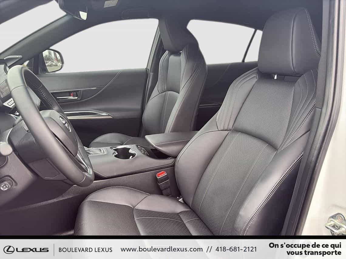 2024 Toyota Venza Xle - Image 10