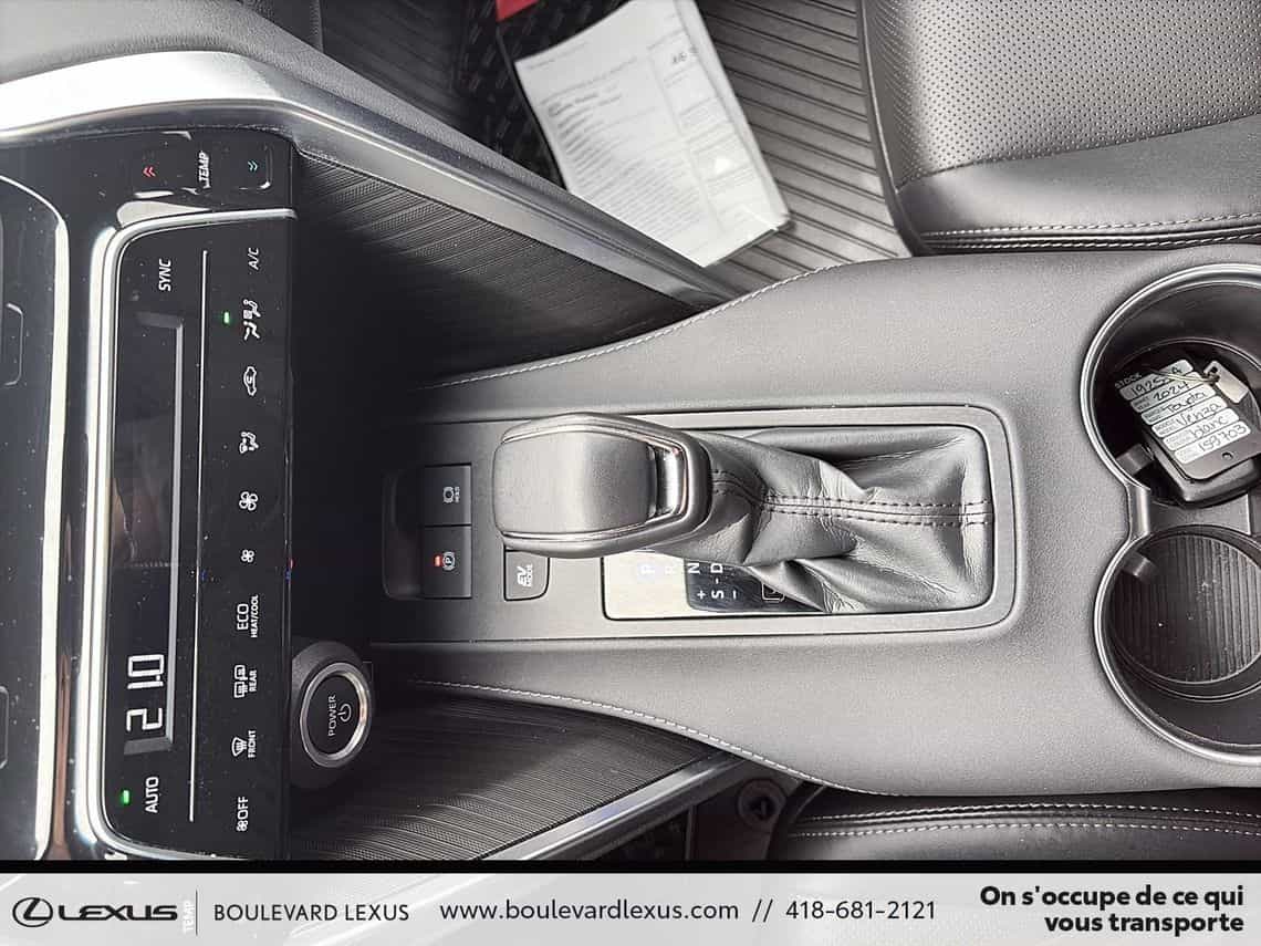 2024 Toyota Venza Xle - Image 18