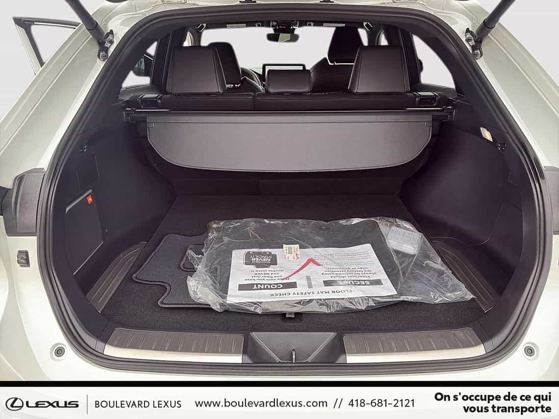 2024 Toyota Venza Xle - Image 22