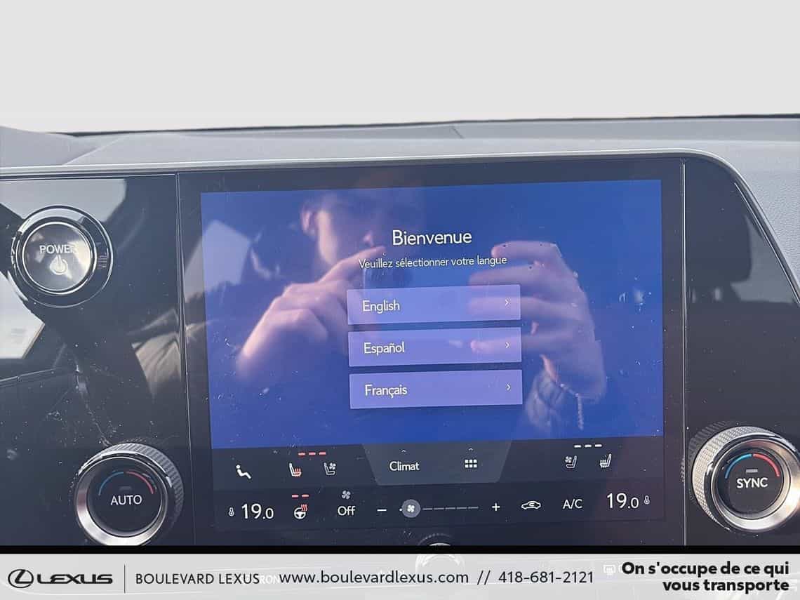 2024 Lexus NX 350h Premium - Image 17