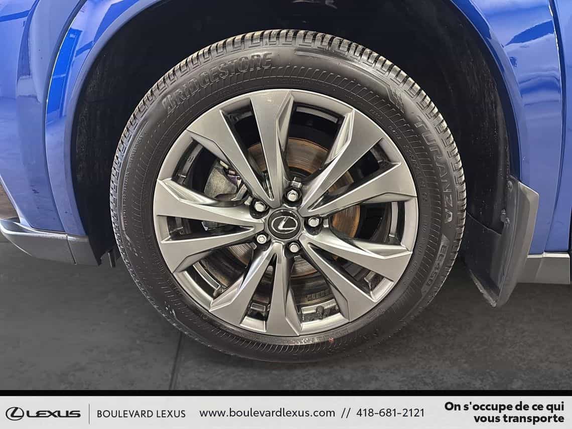 2025 Lexus UX 300h F Sport Design - Image 8