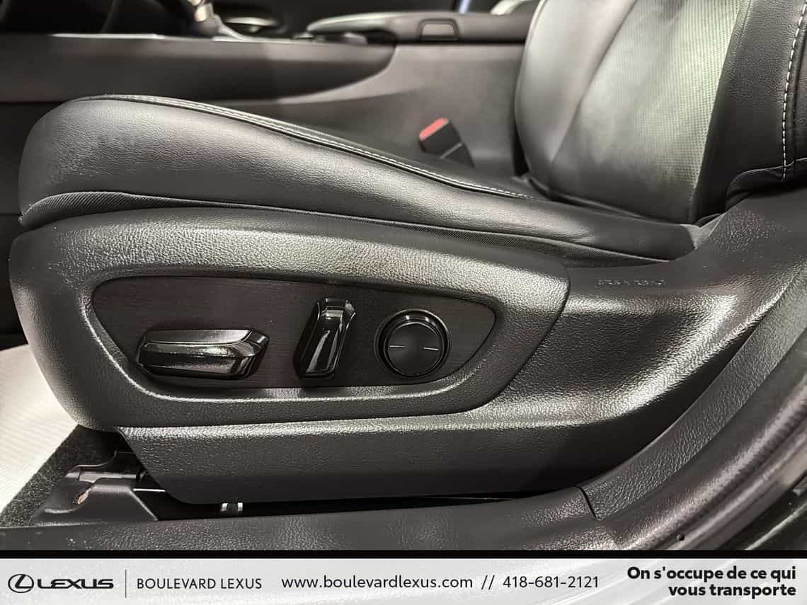 2019 Lexus UX 250h Premium - Image 11