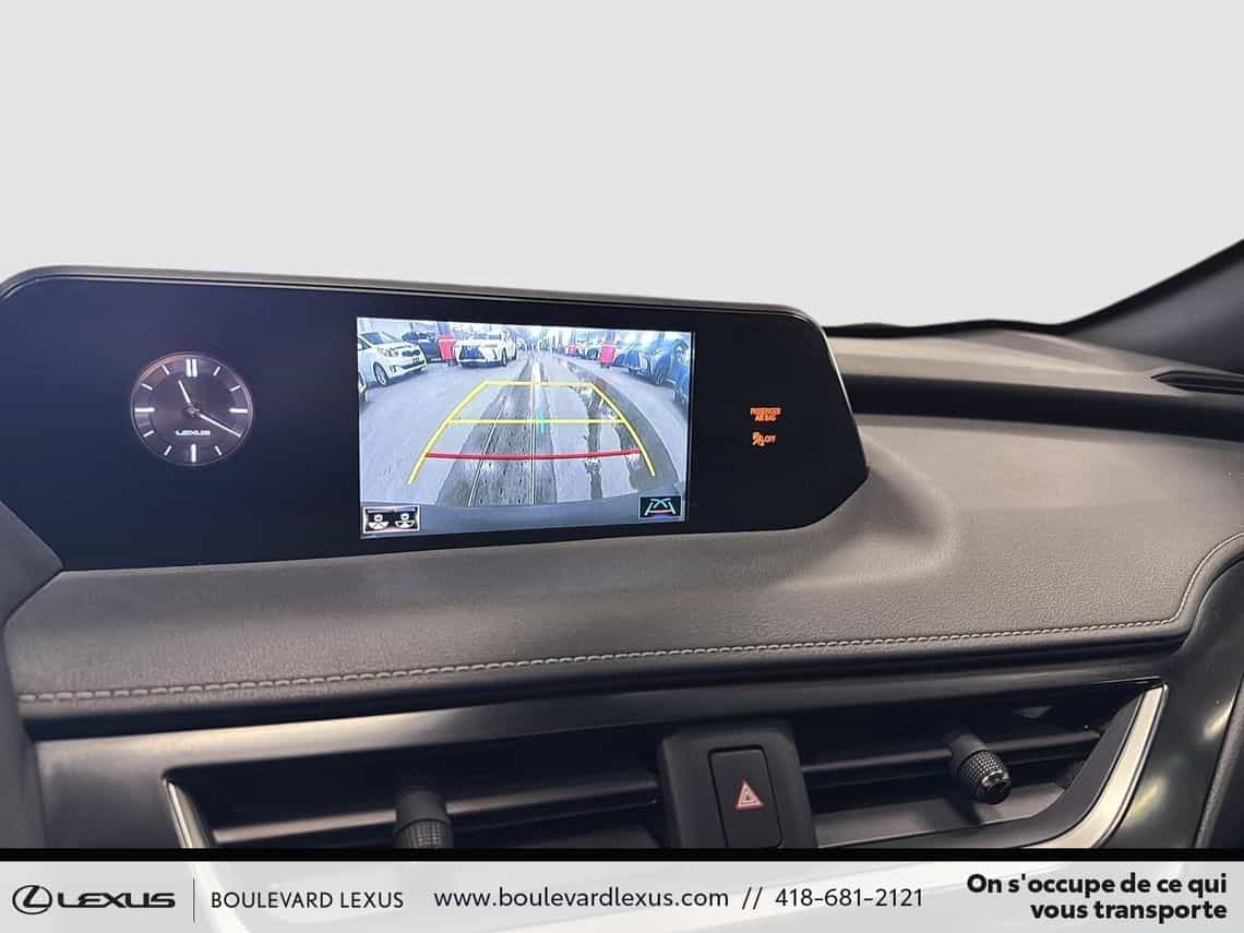 2019 Lexus UX 250h Premium - Image 17