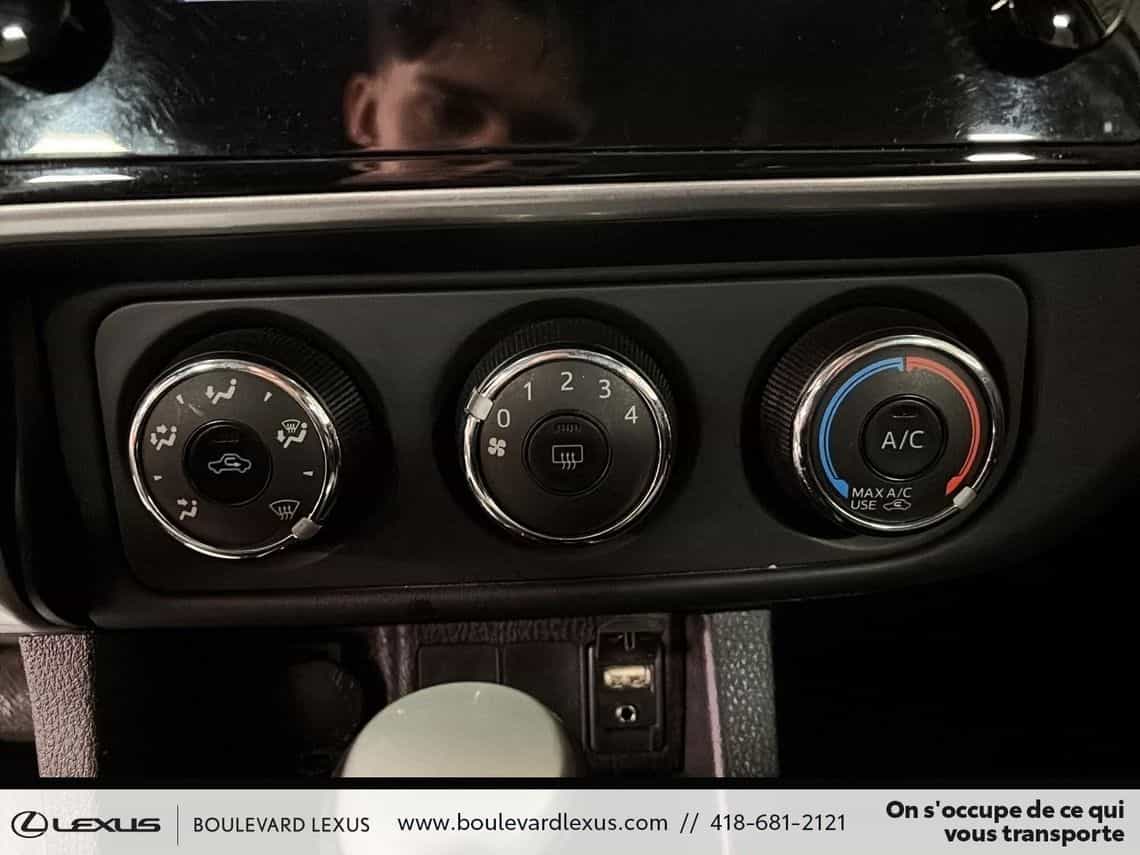 2019 Toyota Corolla Ce - Image 31