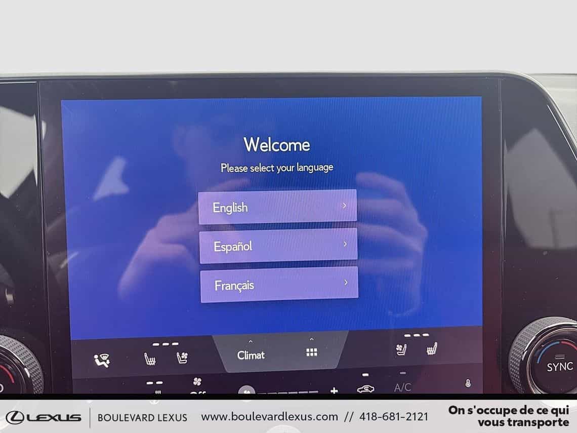 2022 Lexus NX 350h Premium - Image 17