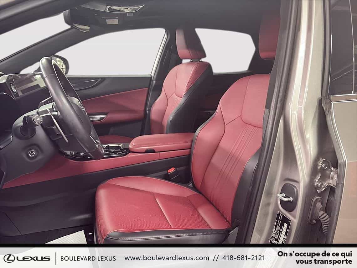 2022 Lexus NX 350h Luxe - Image 10