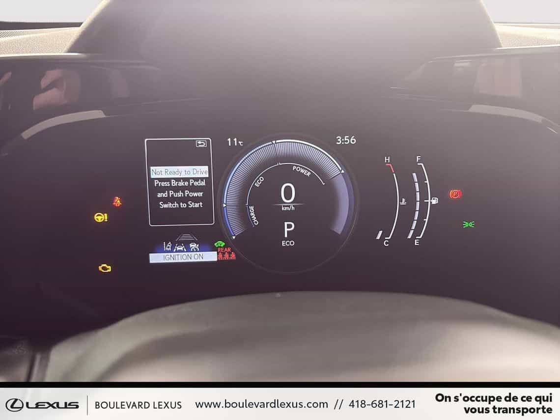 2022 Lexus NX 350h Luxe - Image 16