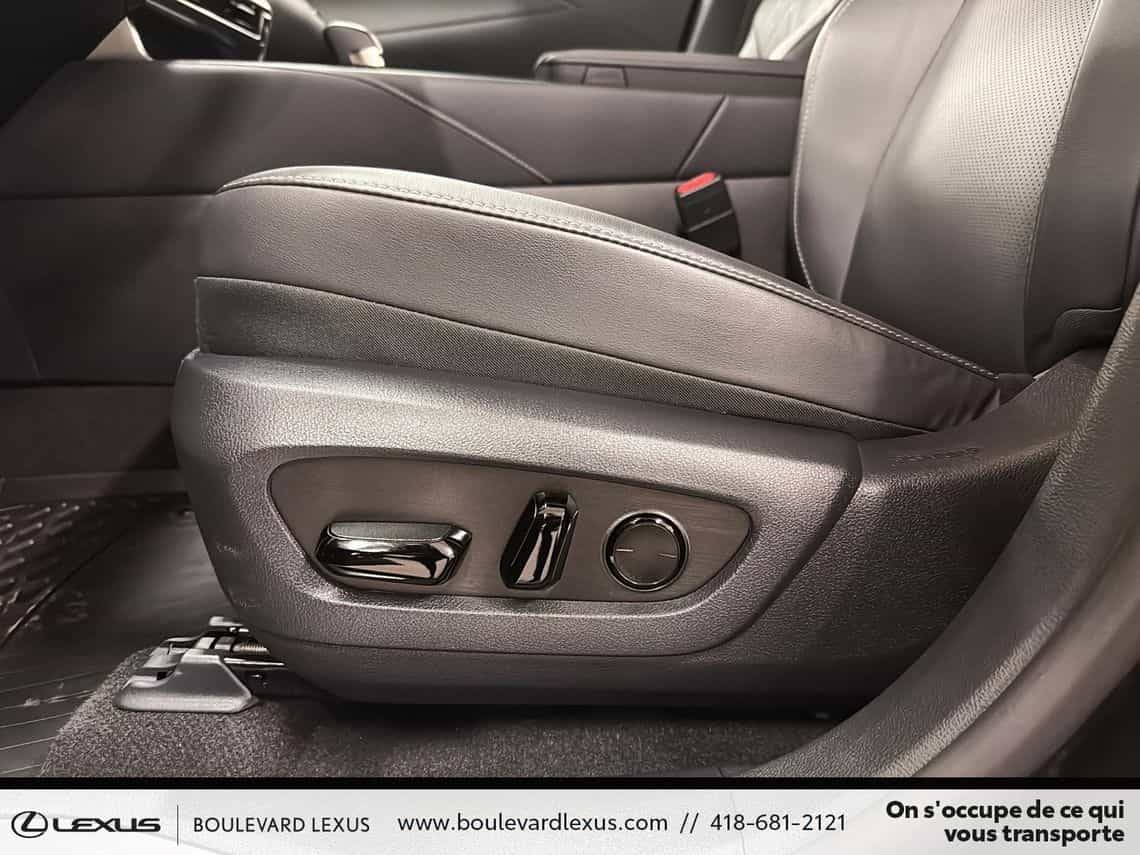 2024 Lexus RX 350h Premium - Image 11